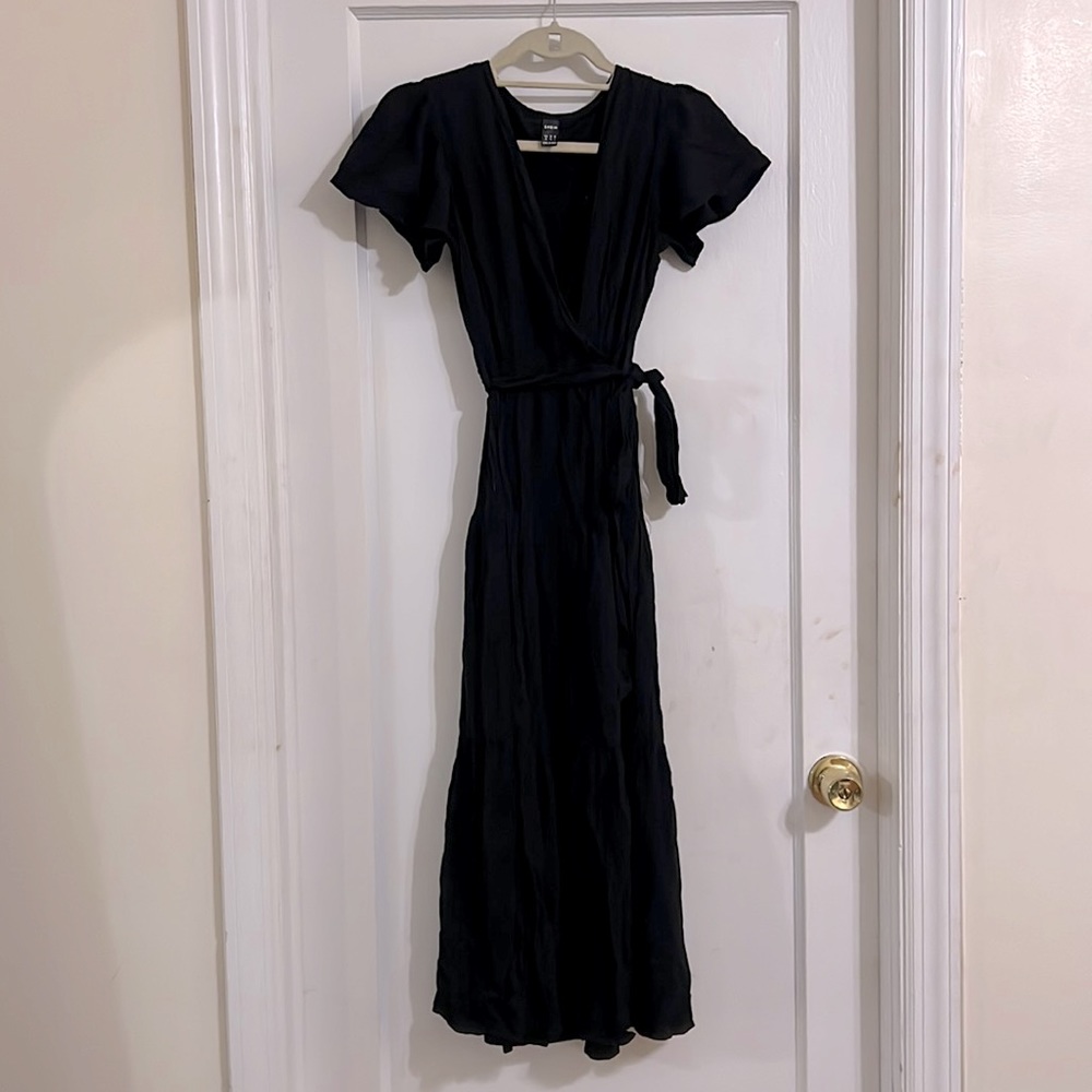 ✅SOLD✅                                          Black Maxi Wrap Dress